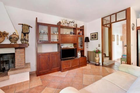 TV and multimedia, Living room, Seating area, pet friendly