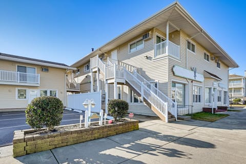 2 Blocks to Beach and Boardwalk Ocean City Condo Apartment in Ocean City