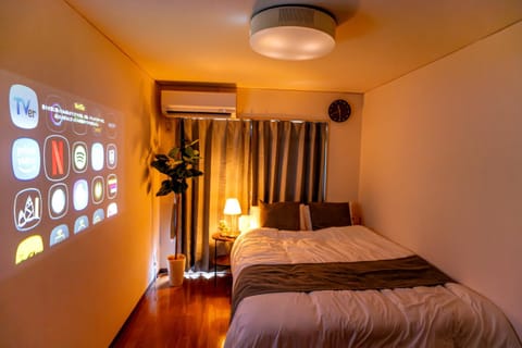 Bed, Living room, Bedroom