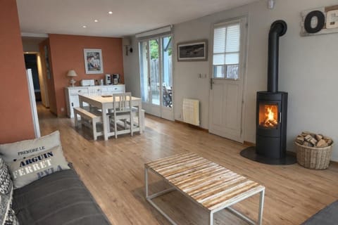 Kitchen or kitchenette, Living room, Dining area, fireplace