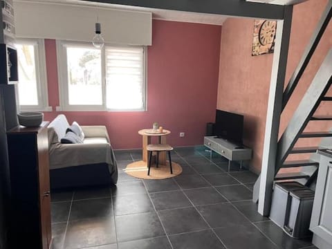 Communal lounge/ TV room, Living room, Seating area