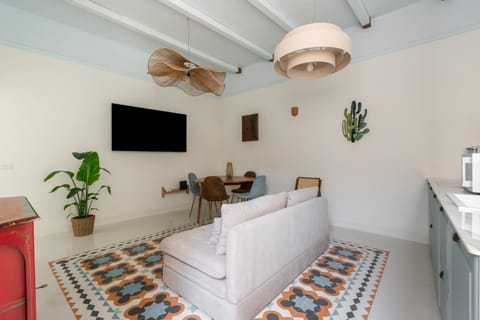 Communal lounge/ TV room