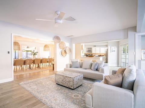 Sunny Largo Oasis Heated Pool Sleeps 16 House in Indian Rocks Beach