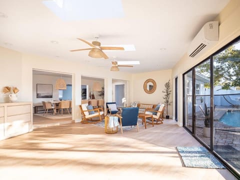 Sunny Largo Oasis Heated Pool Sleeps 16 House in Indian Rocks Beach