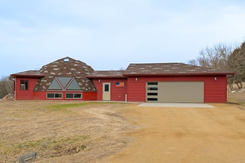 Unique Dome Home in Menomonie 2 Mi to Main St! House in Menomonie