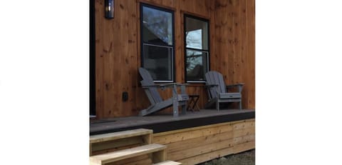 Modern Off-Grid Tiny House on Our 13 Acre Farm House in Tennessee