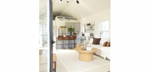 Modern Off-Grid Tiny House on Our 13 Acre Farm House in Tennessee