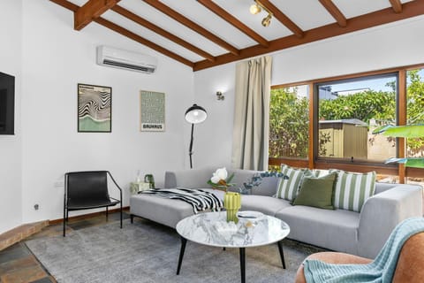 Living room, Decorative detail