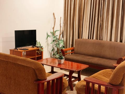 Communal lounge/ TV room
