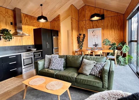 Living room, Seating area, Dining area, kitchen
