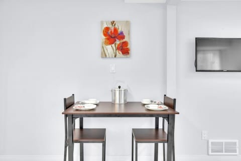 Private 2BR Suite Near Ambassador Bridge House in Windsor