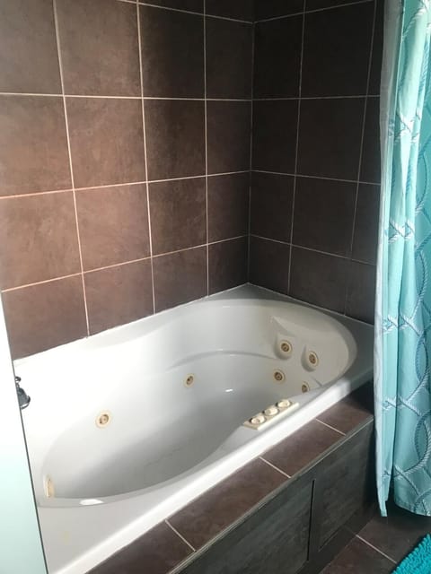 The Oakmont at Blue Water Bay at Center Hill Lake House in Center Hill Lake