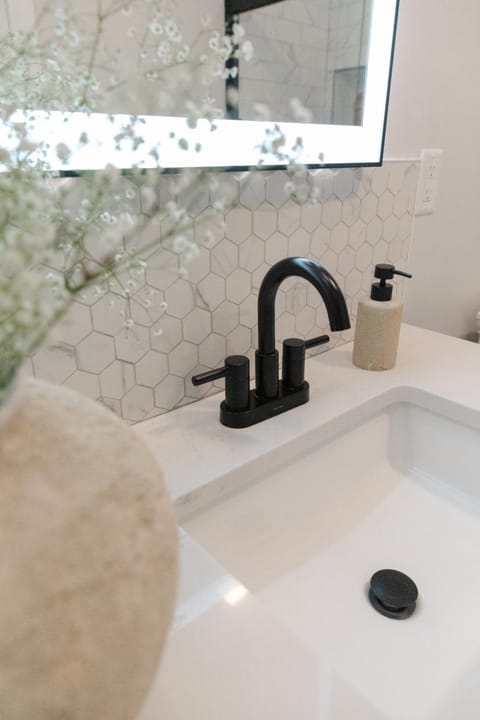 Modern Condo Near Wright-Patt Shops & Dining Apartment in Fairborn