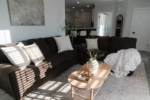 Modern Condo Near Wright-Patt Shops & Dining Apartment in Fairborn