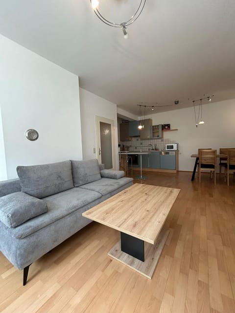 Communal lounge/ TV room, TV and multimedia, Kitchen or kitchenette, Living room, Dining area, Food, Food, Lunch, Lunch, Dinner, Dinner, kitchen, kitchen