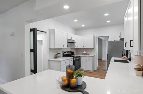 Prime Location! Spacious Family-Friendly Home House in Miamisburg