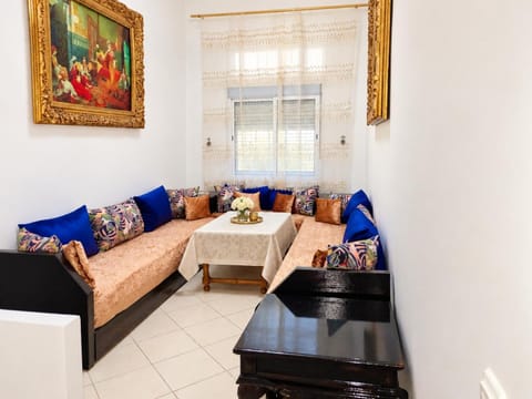 Living room, Photo of the whole room, Seating area