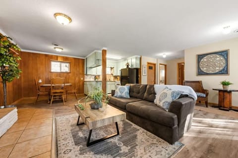 Mountain Retreat House in Woodland Park