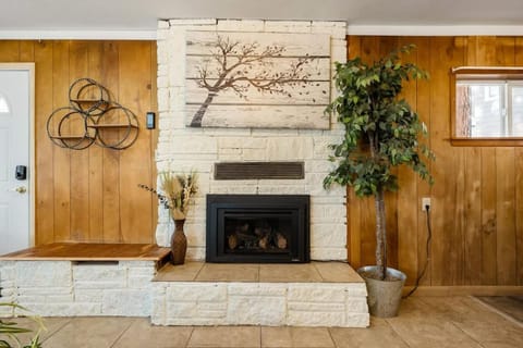 Mountain Retreat House in Woodland Park