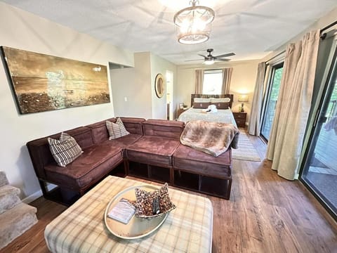 Bed, Seating area, Bedroom