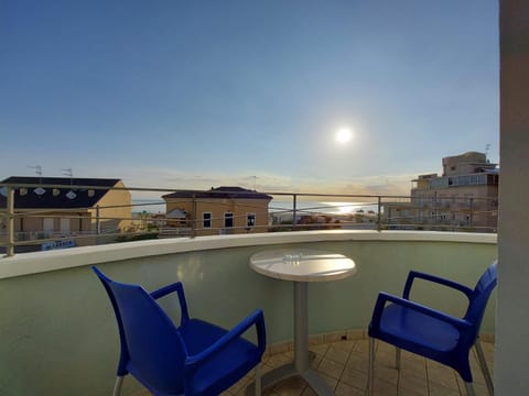 View (from property/room), Balcony/Terrace