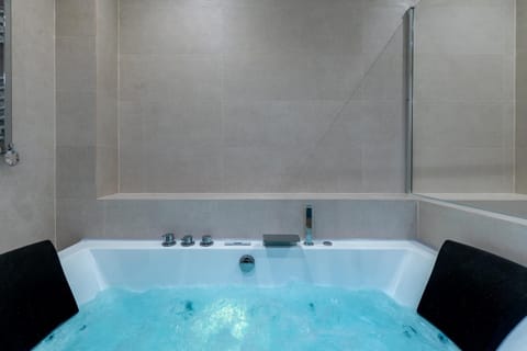 Hot Tub, Hot Tub, Bathroom