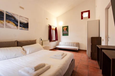 Bed, TV and multimedia, Living room, Photo of the whole room, Bedroom
