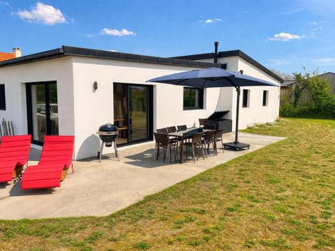 Property building, Patio, Garden