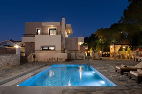 Property building, Pool view