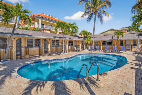 Coconut Villa's Suite 6 Apartment in North Redington Beach