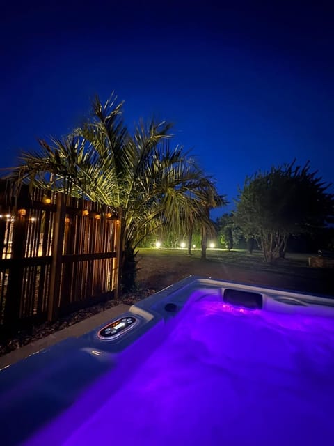 Night, Spa and wellness centre/facilities