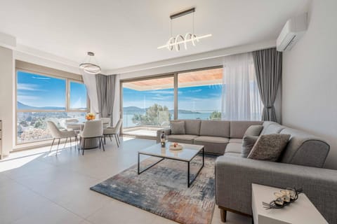 Living room, Sea view