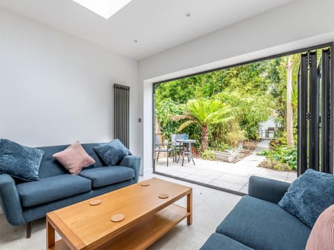 Patio, Garden, Balcony/Terrace, Seating area, Garden view
