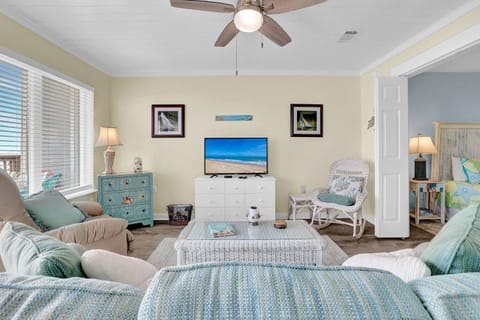 Sands of Laguna B-1 by Emerald Coast Retreats House in Laguna Beach