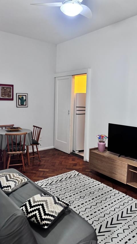 Bed, Living room