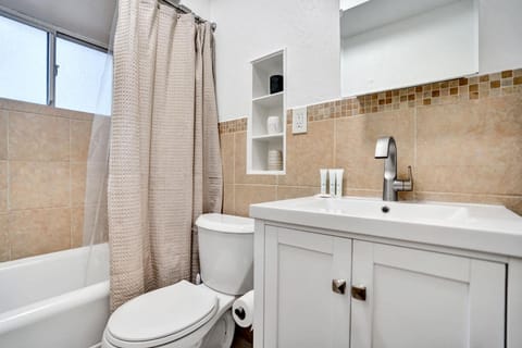 Lucerne Collection Private 4-Unit Building House in Lake Worth