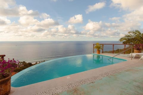 Balcony/Terrace, Sea view, Swimming pool