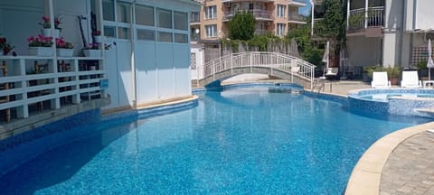 Garden, Swimming pool