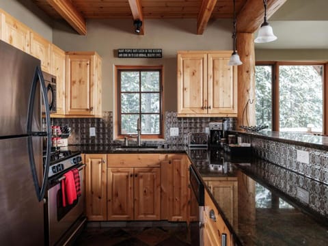 7 Mountain Home home House in Big Sky