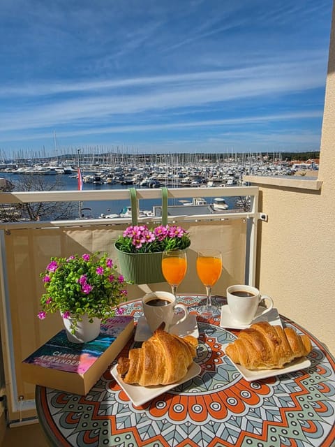Day, View (from property/room), Balcony/Terrace, Sea view, Breakfast