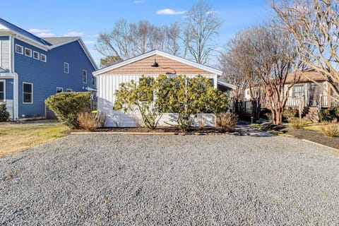 Property building, Day, Garden