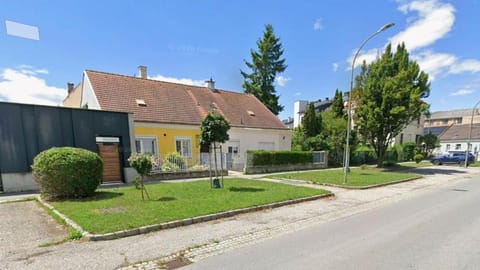 Property building, Neighbourhood, Location, Parking