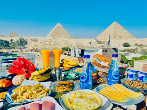 Day, Natural landscape, Food and drinks, Food, Mountain view, Shopping Area, Breakfast, Continental breakfast, Buffet breakfast, Lunch, Dinner, Drinks