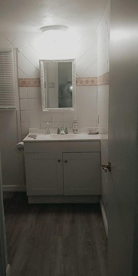 Wholesome two bed home within ten minutes to Daytona speedway House in Ormond Beach