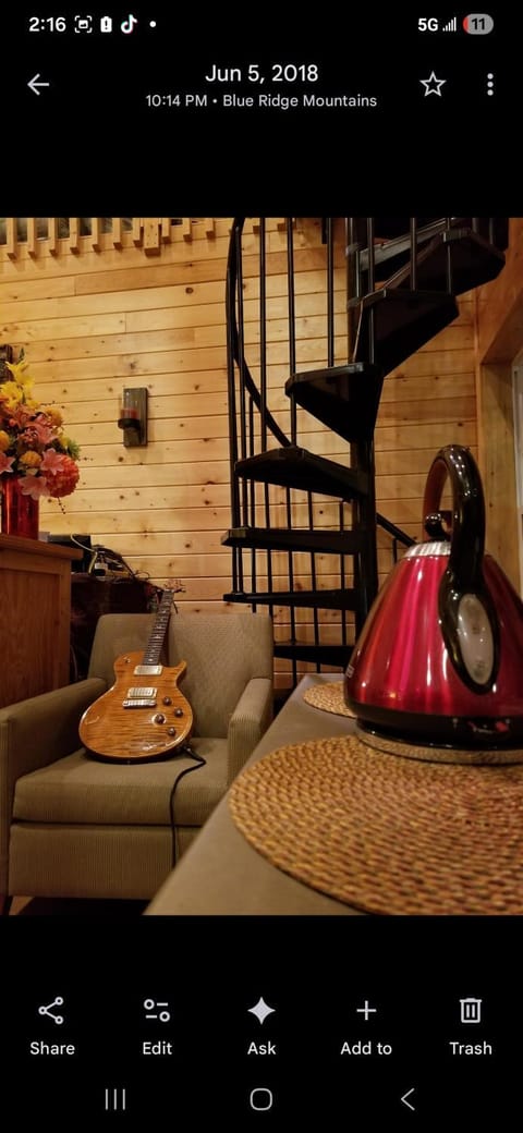 Rolling Hills Lodge Motel in Cherokee