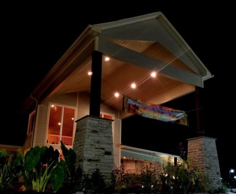 Rolling Hills Lodge Motel in Cherokee