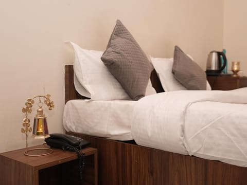 Bed, View (from property/room), Photo of the whole room, Bedroom