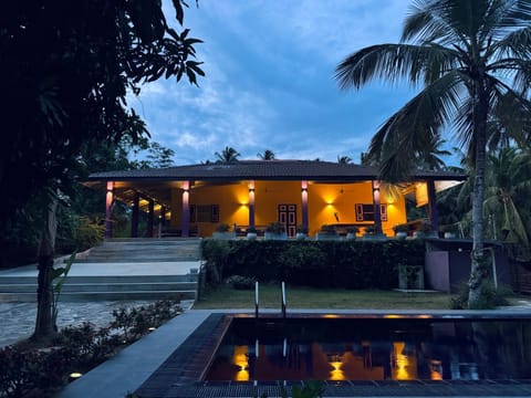Property building, Garden, Garden view, Pool view, Swimming pool