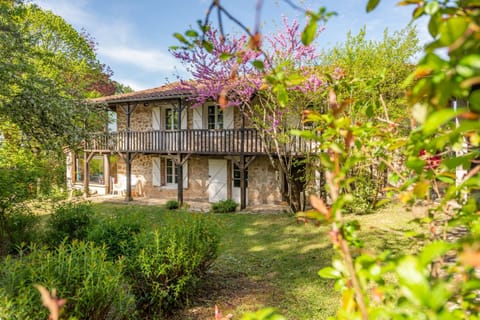 Property building, Spring, Day, Natural landscape, Garden, Garden view