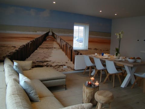 Seating area, Dining area